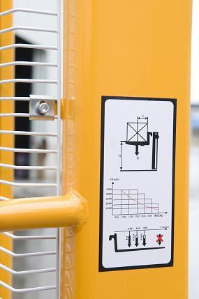 1Ton Heavy Duty Manual Fork Stacker Lifting 1.6m 